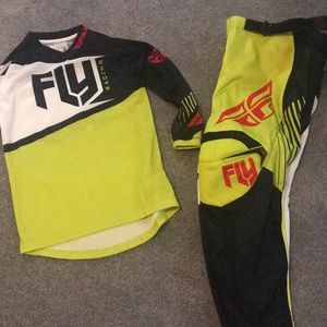 Fly racing uniform